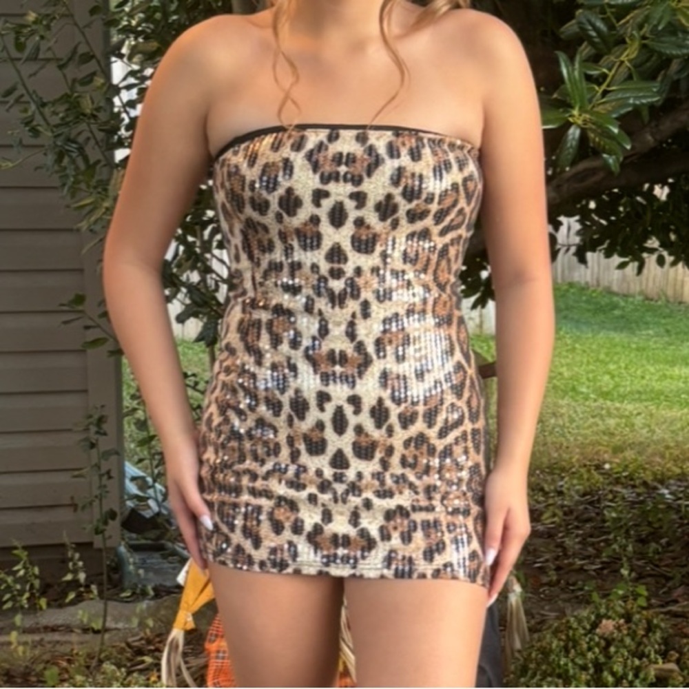Leopard Print Sequin Dress - Picture 4 of 4